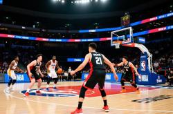 精彩篮球秀惊艳全场，球员个个状态火爆